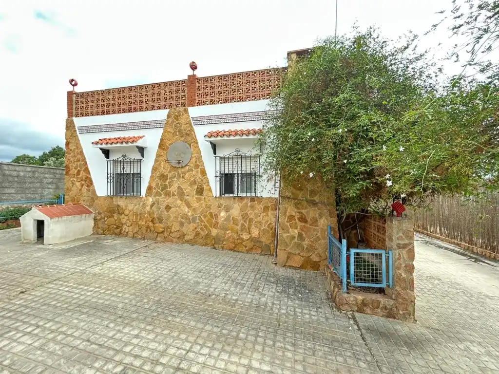 Vista exterior de Finca rústica en venda en Sagunto / Sagunt