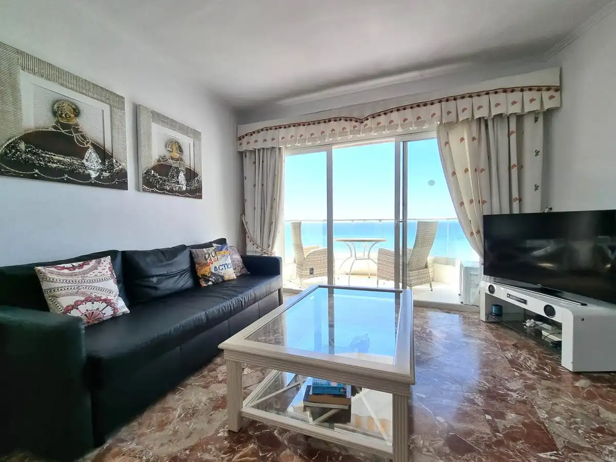 Apartamento con piscina en venta en Calahonda, imagen 4