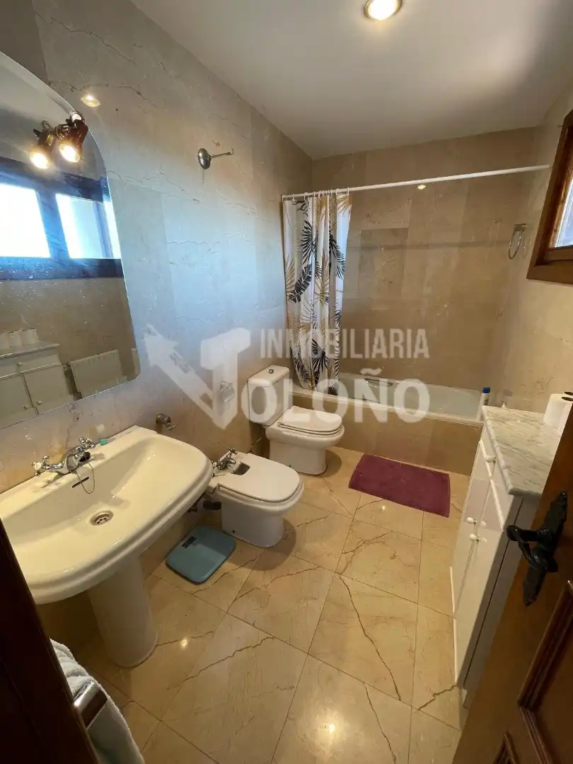 Bany de Casa o xalet en venda en Labastida / Bastida amb Calefacció, Jardí privat i Terrassa