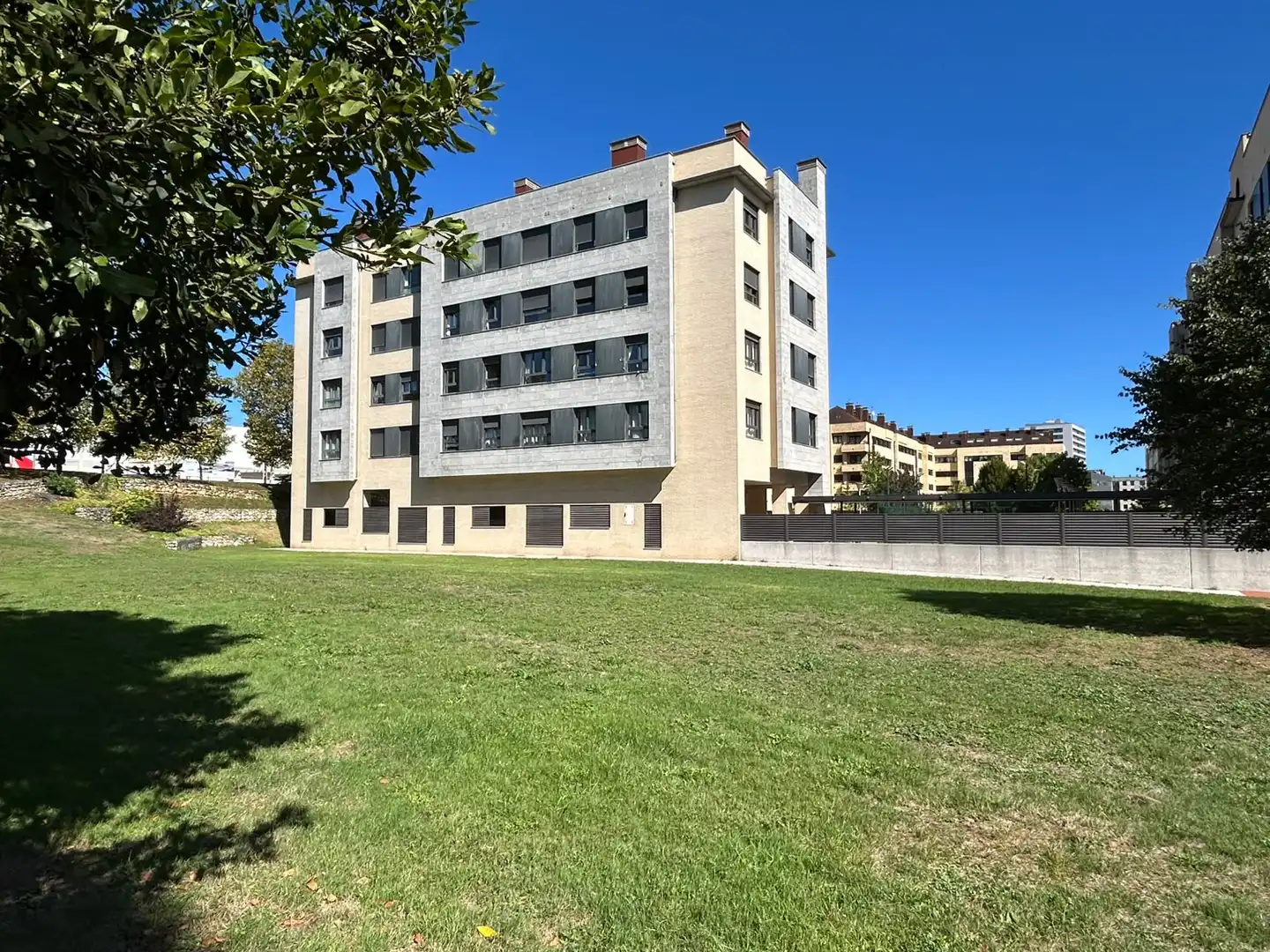 Piso con jardín en venta en Avenida de Oviedo