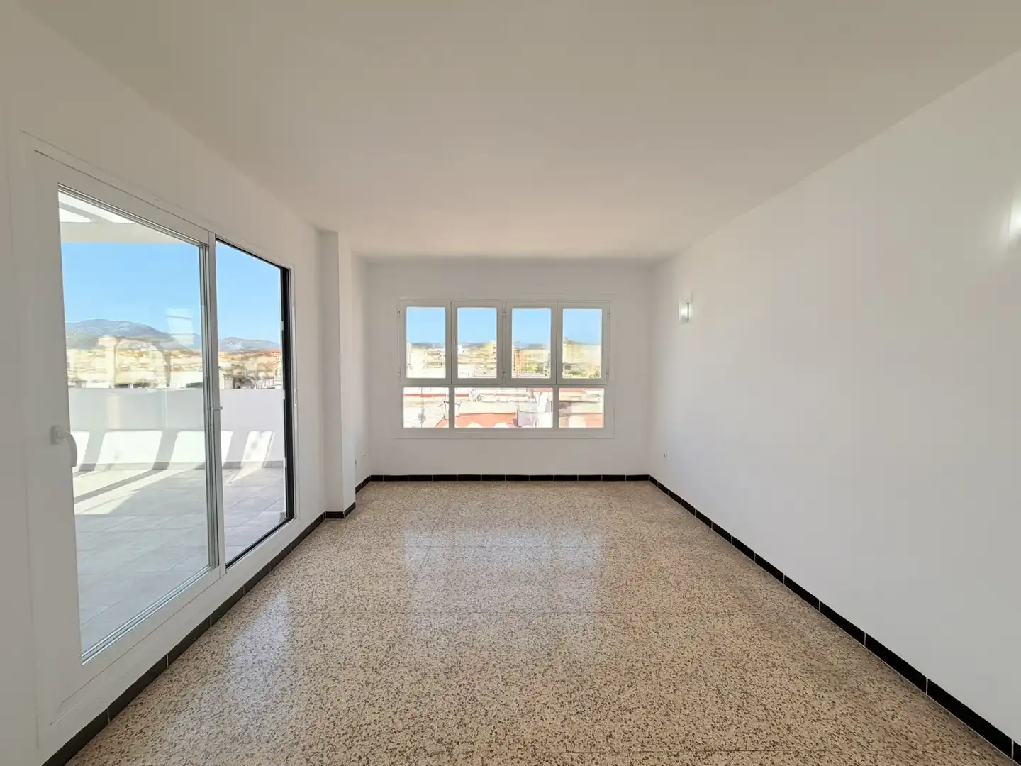 Penthouse with terrace for sale in Carrer de l'Infant Pagà, imagen 2
