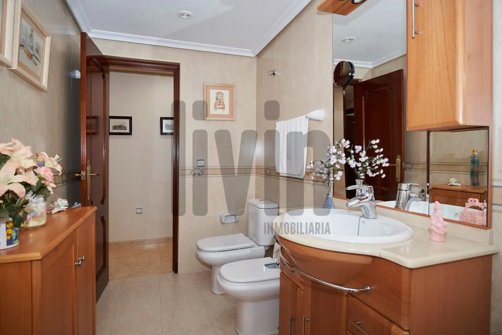 Bathroom of Flat for sale in Jaén  with Air Conditioner and Heating