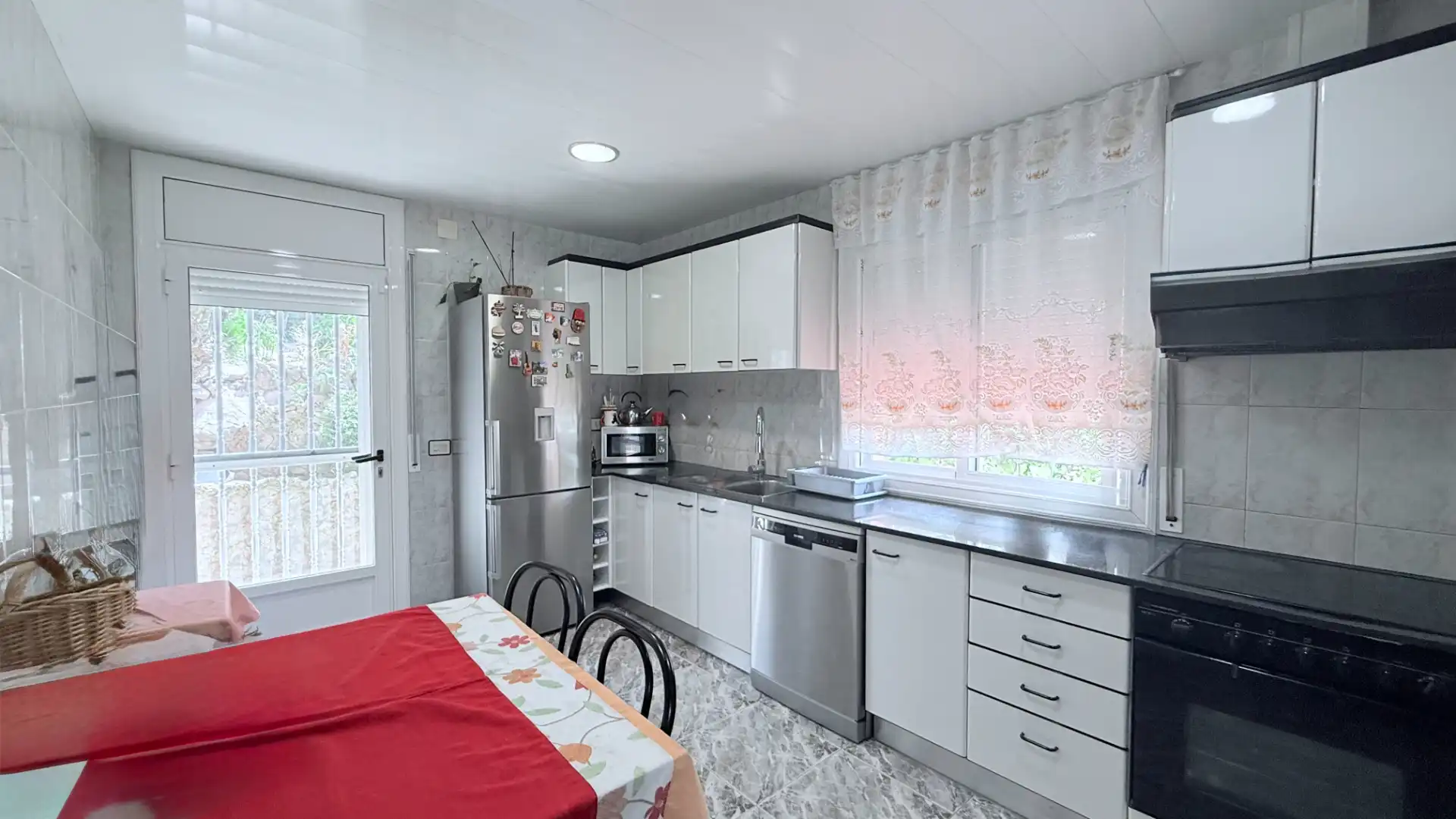 Cocina de Casa o chalet en venta en La Torre de Claramunt con Calefacción, Jardín privado y Terraza