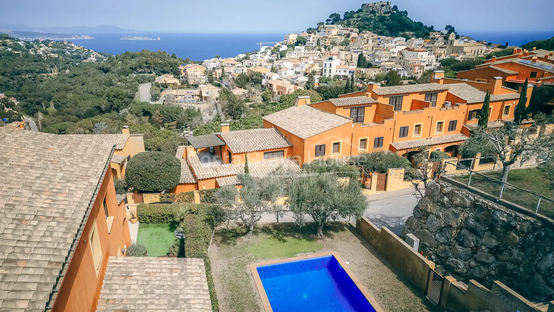 Terraced house with pool for sale in C. Lluis Miro, imagen 3