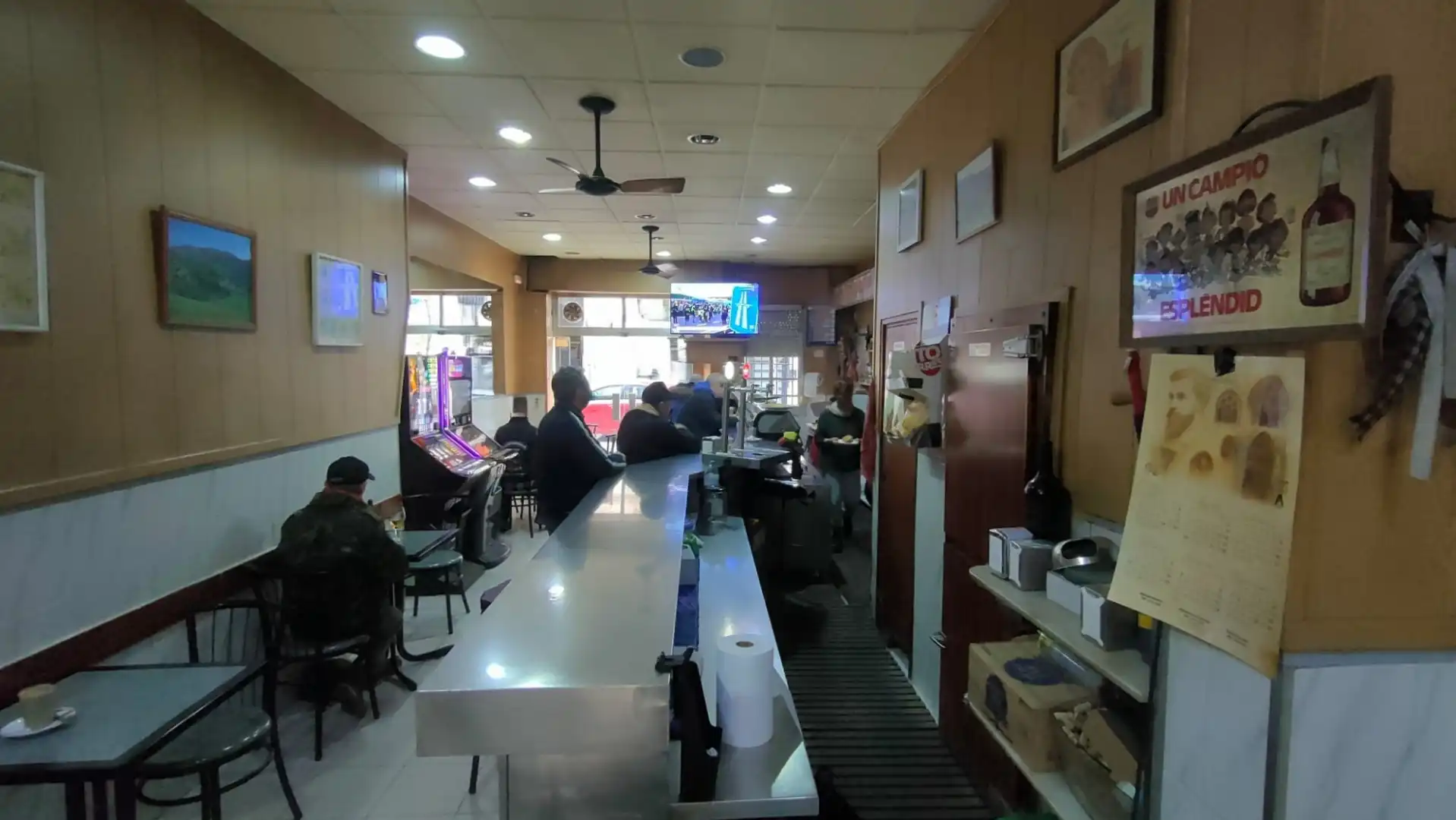 Business premises for transfer in Sants - Montjuïc, imagen 7