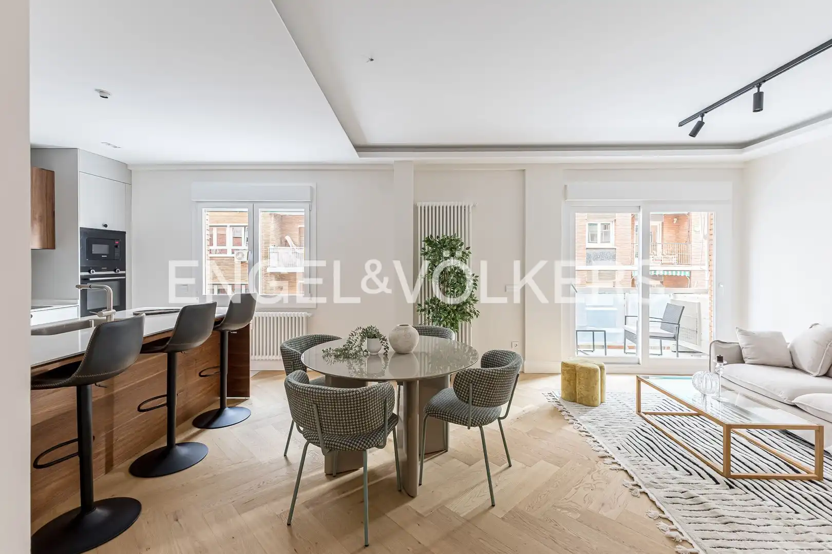 Vista exterior de Piso en venta en Madrid con Aire acondicionado, Calefacción y Parquet