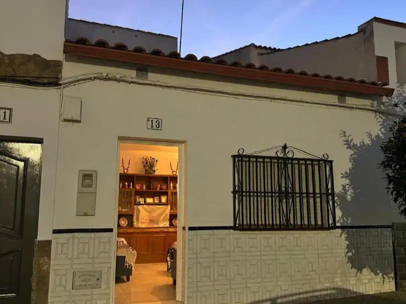Vista exterior de Casa adosada en venda en Villagarcía de la Torre amb Aire condicionat, Terrassa i Traster