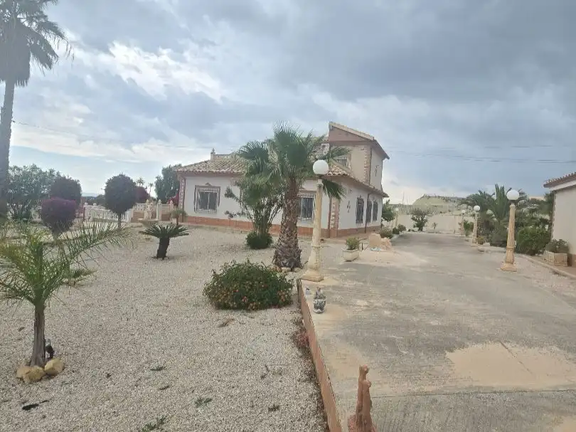 Chalet con jardín en venta en Calle Baños 3 45, imagen 4