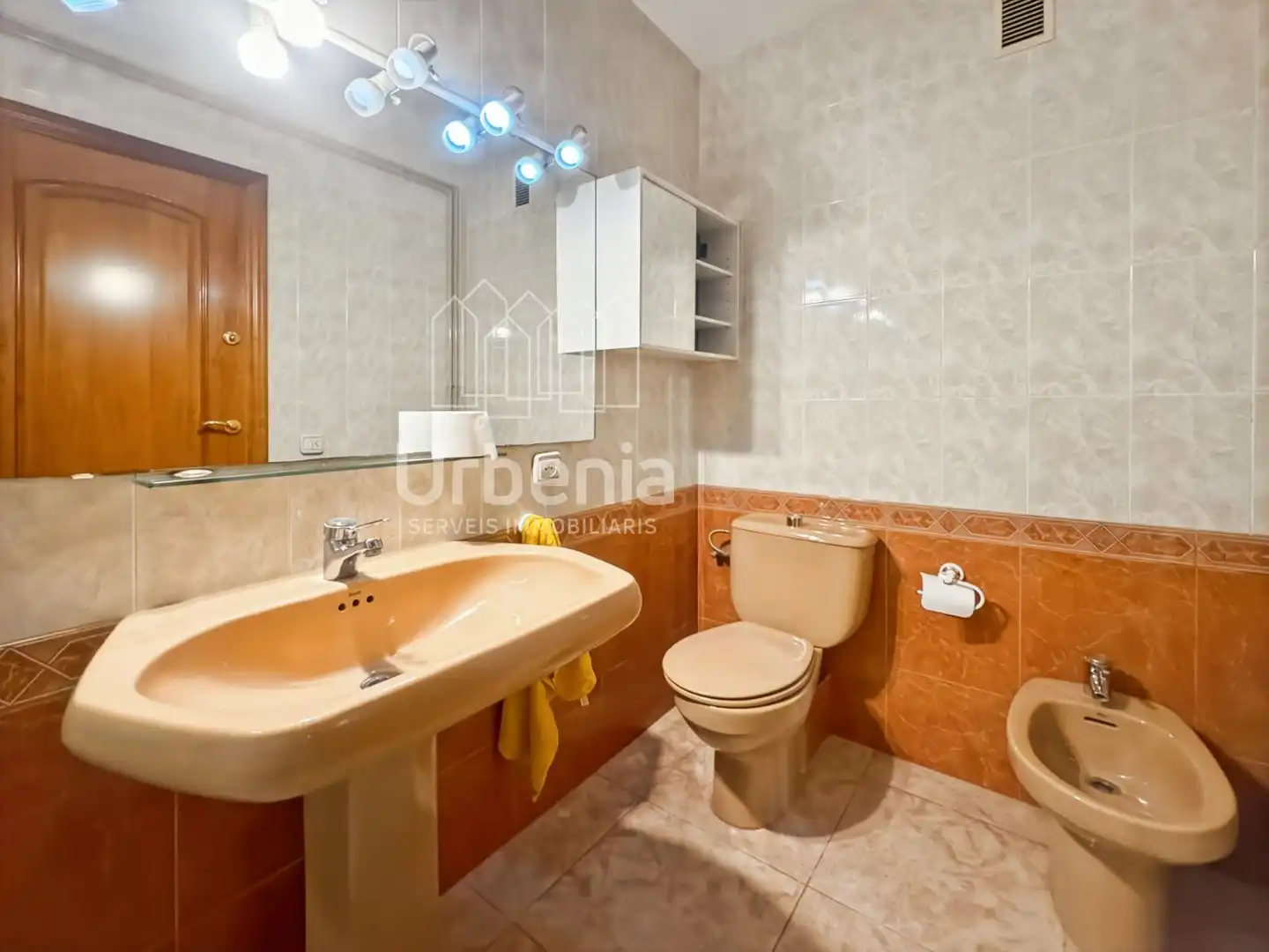 Bathroom of Flat for sale in Mataró  with Heating and Terrace