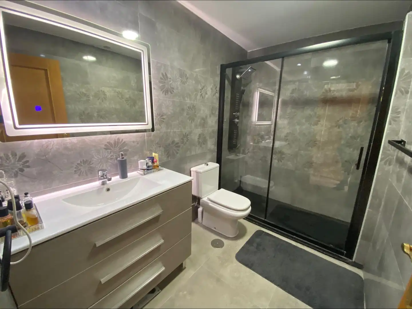 Badezimmer von Haus oder Chalet zum Verkauf in Monforte del Cid mit Klimaanlage, Privatgarten und Terrasse