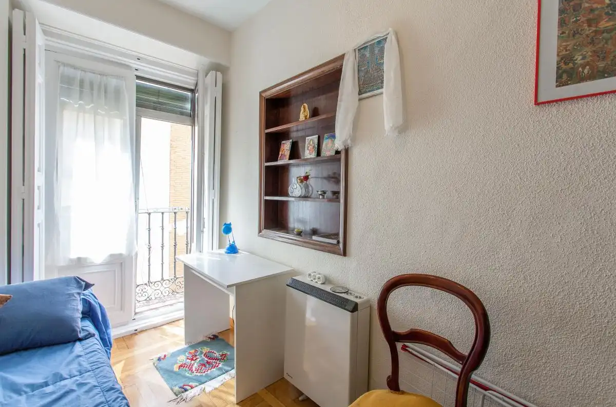Habitación de Apartamento para compartir en Madrid con Calefacción, Amueblado y Internet