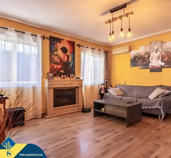 Sala d'estar de Casa o xalet en venda en Torrevieja amb Jardí privat, Terrassa i Moblat
