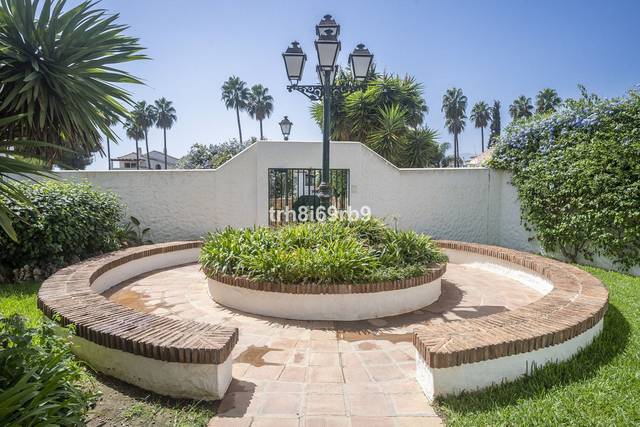 Piso en Venta en Estepona - Estepona,Centro,Calle Benavista en Paraiso - Barronal