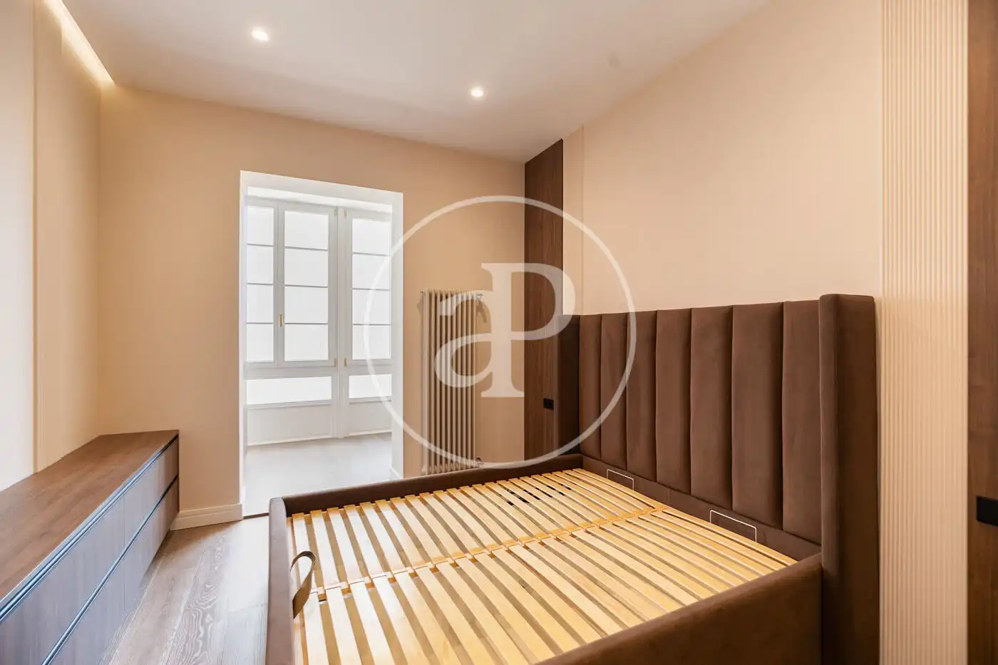 Bedroom of Flat for sale in Barcelona  with Air Conditioner, Heating and Balcony