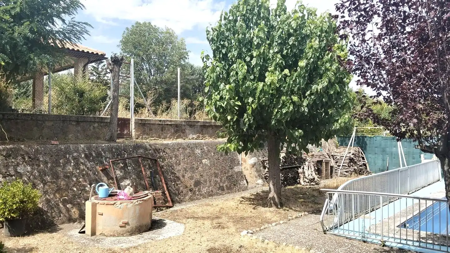 Casa o xalet en venda en Utrillas amb Calefacció, Jardí privat i Terrassa