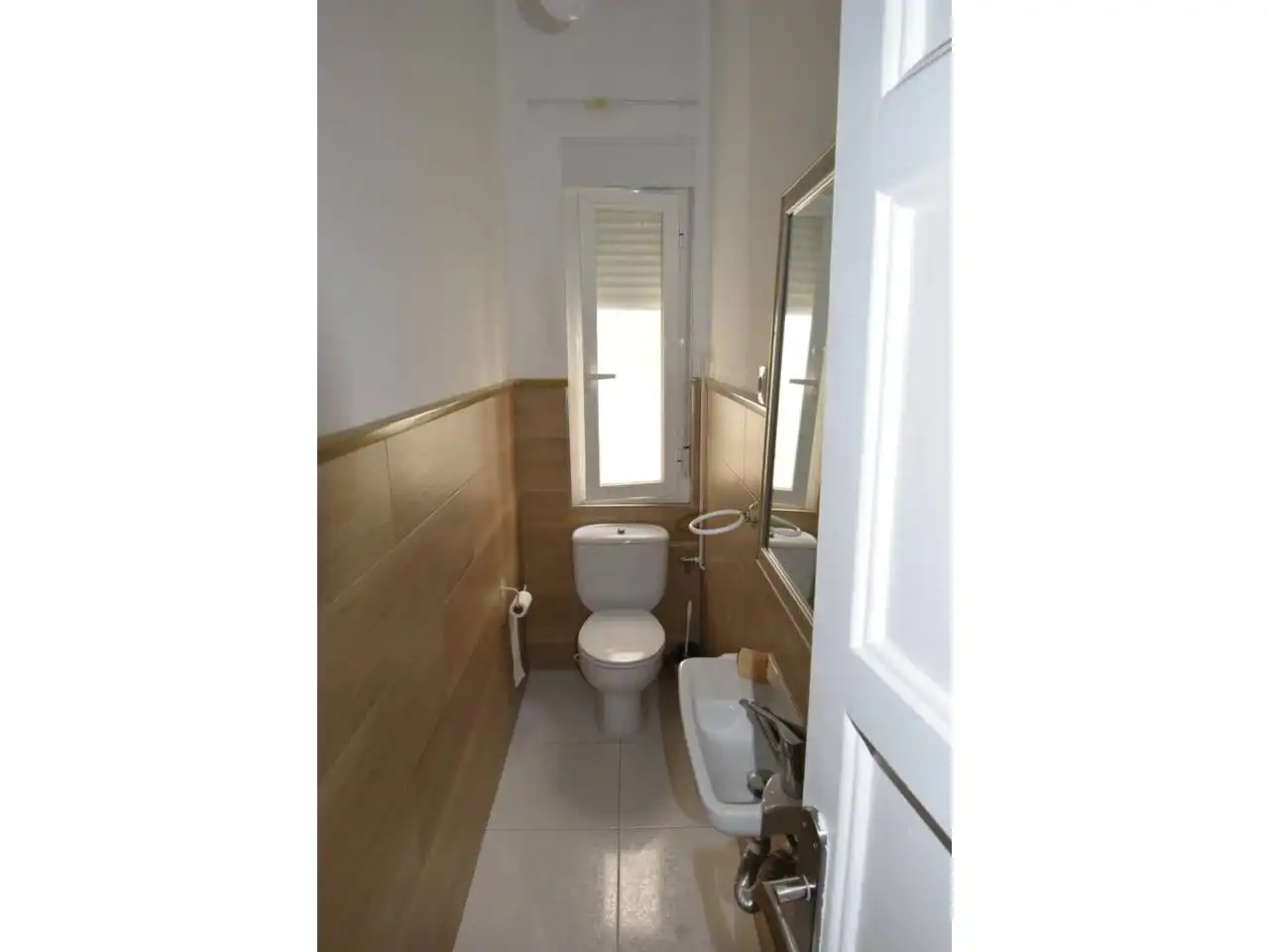 Badezimmer von Wohnung zur Miete in León Capital  mit Heizung, Parkett und Möbliert