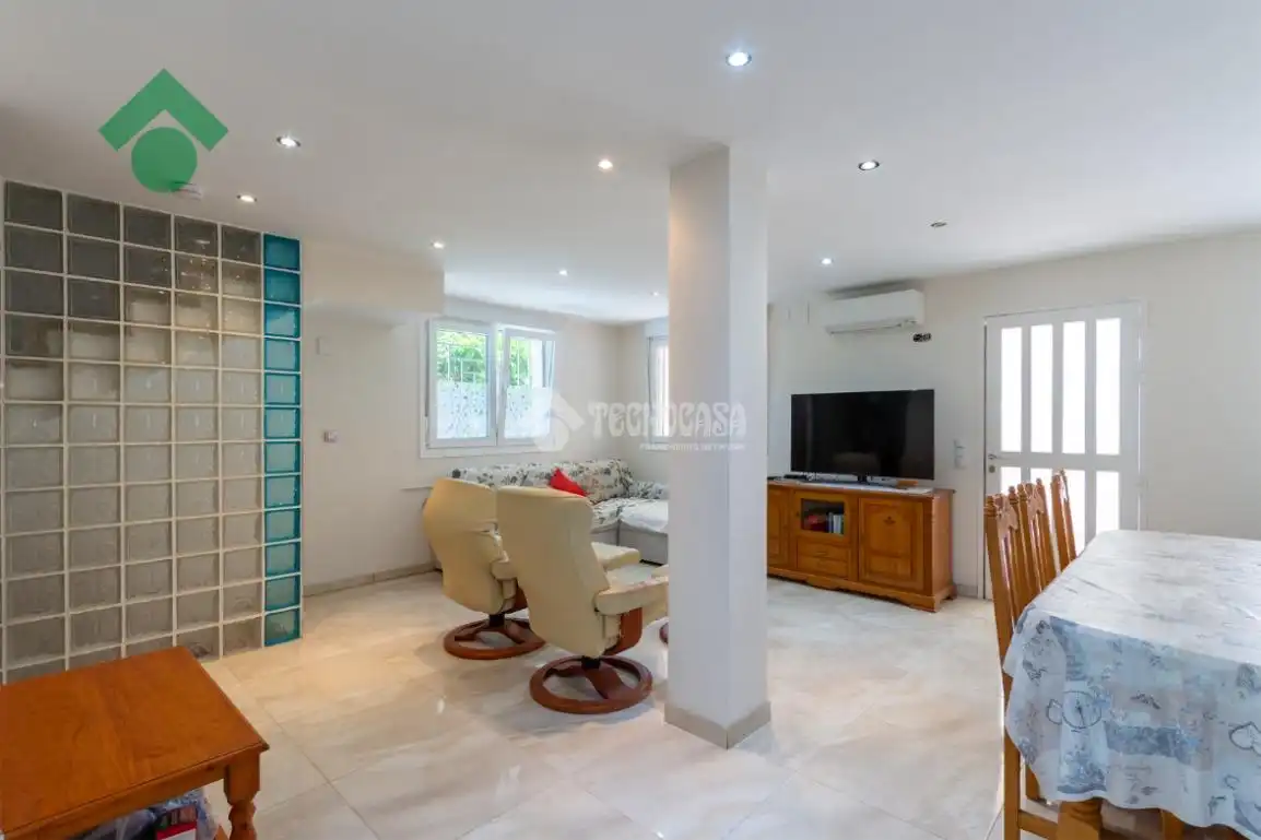 Sala de estar de Casa adosada en venta en Rincón de la Victoria con Aire acondicionado y Piscina comunitaria