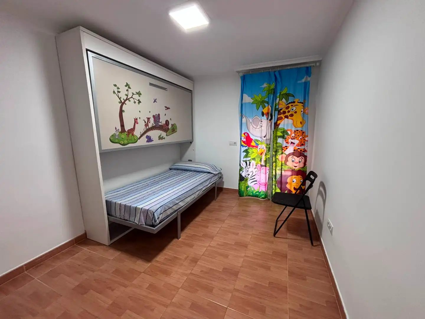 Bedroom of Flat for rent in Burjassot  with Furnished, Oven and Washing machine