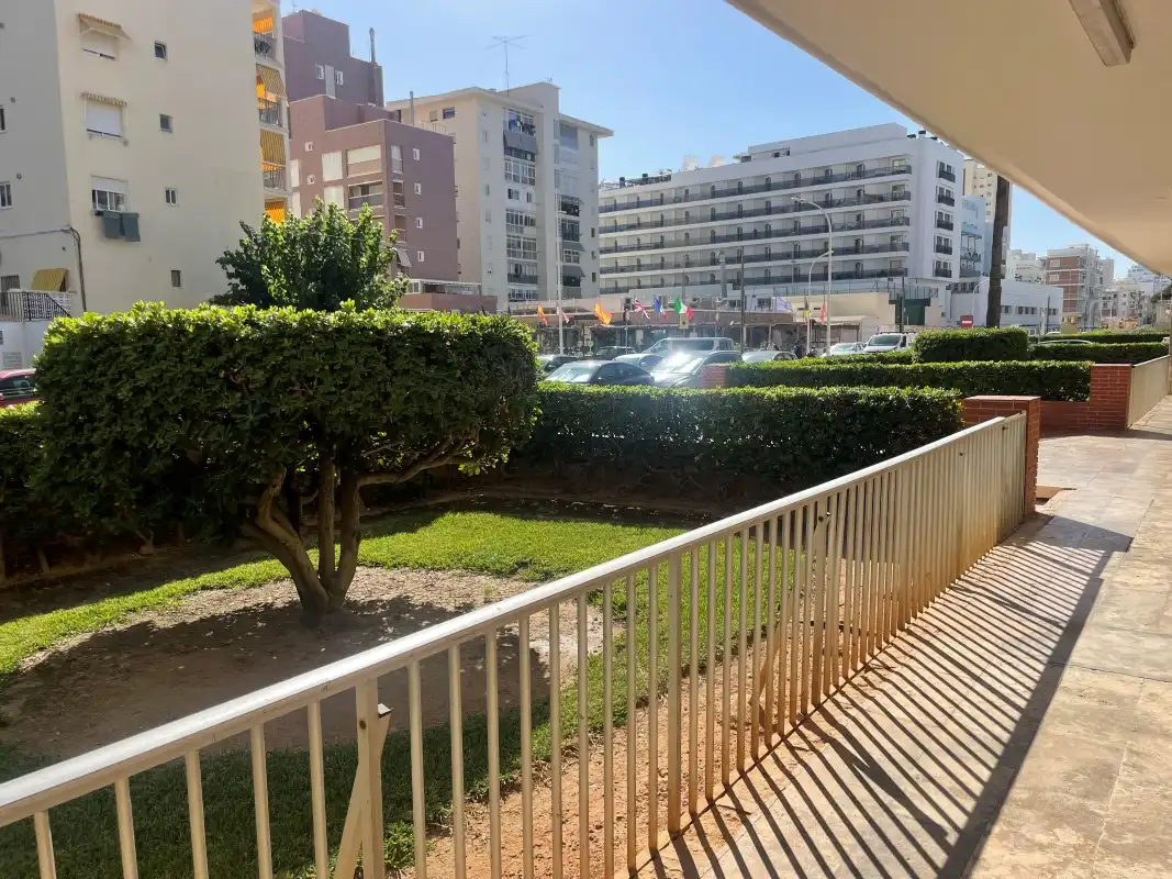Vista exterior de Local de lloguer en Gandia