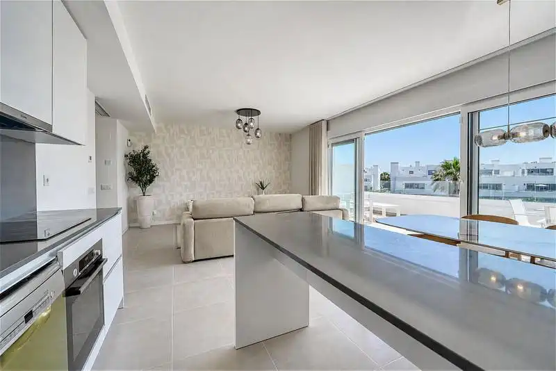 Cocina de Apartamento de alquiler en Estepona con Aire acondicionado, Calefacción y Terraza