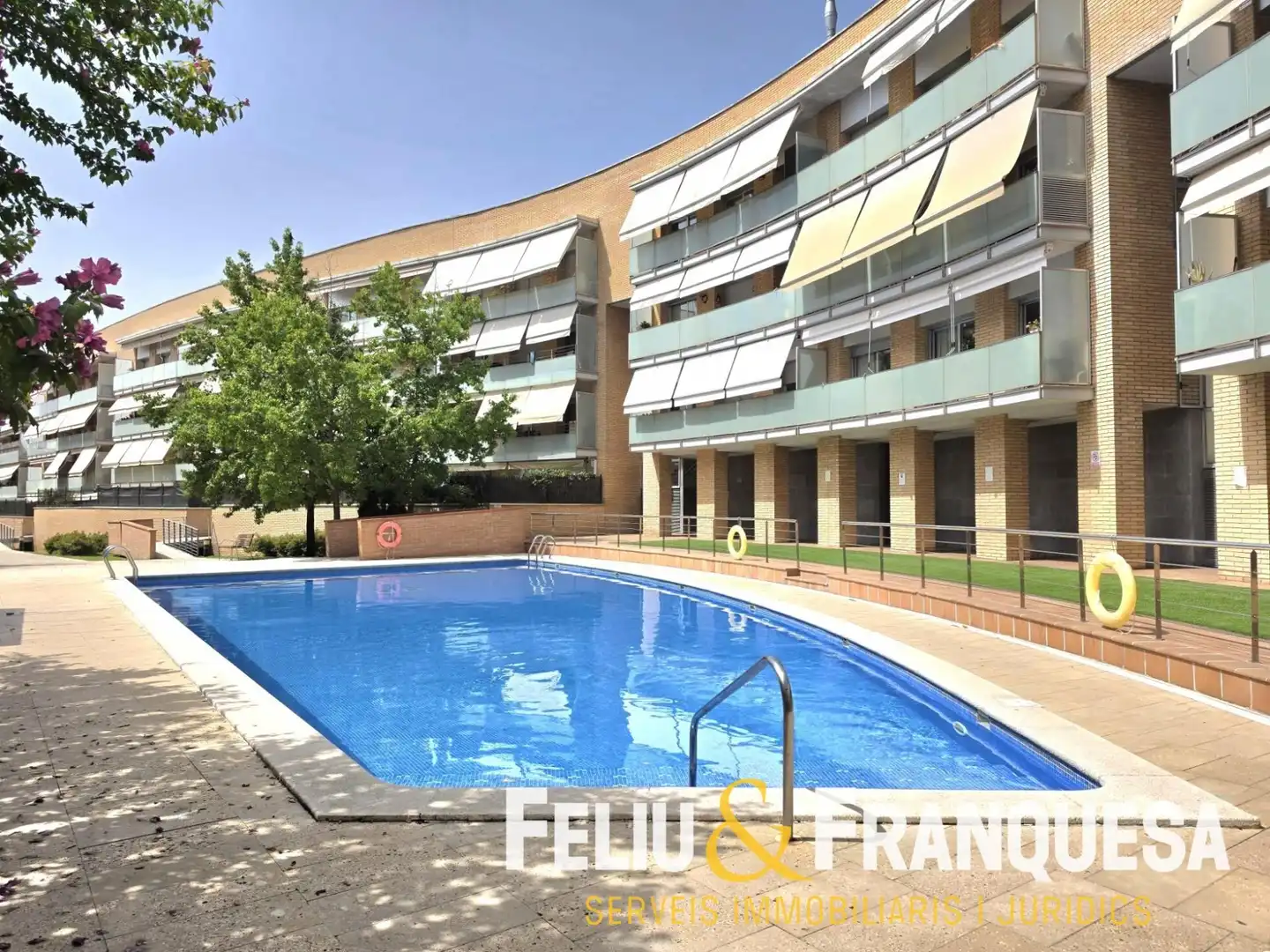 Vista exterior de Pis en venda en Sant Cugat del Vallès amb Calefacció, Terrassa i Traster