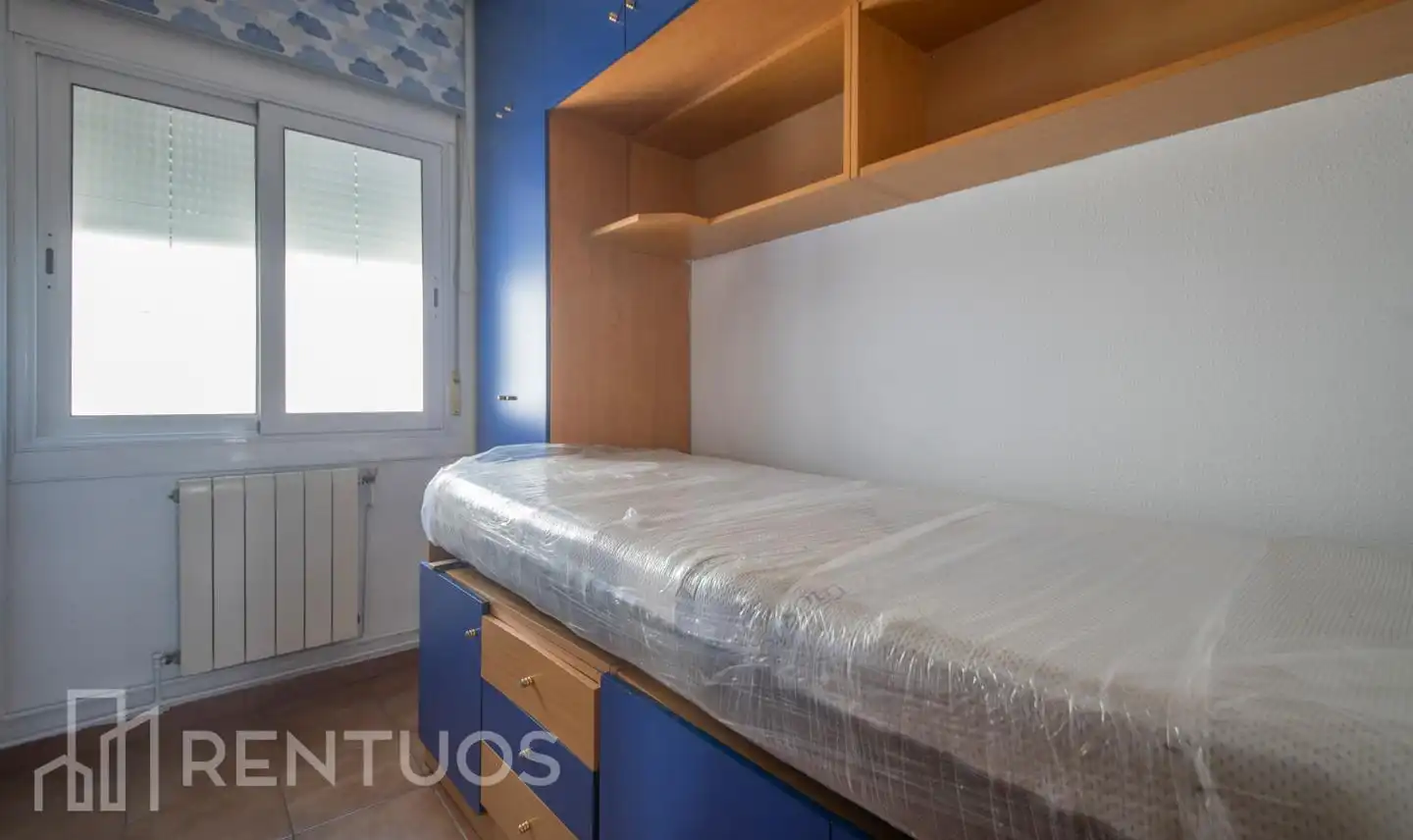 Schlafzimmer von Wohnung zum Verkauf in Montcada i Reixac mit Klimaanlage, Heizung und Balkon