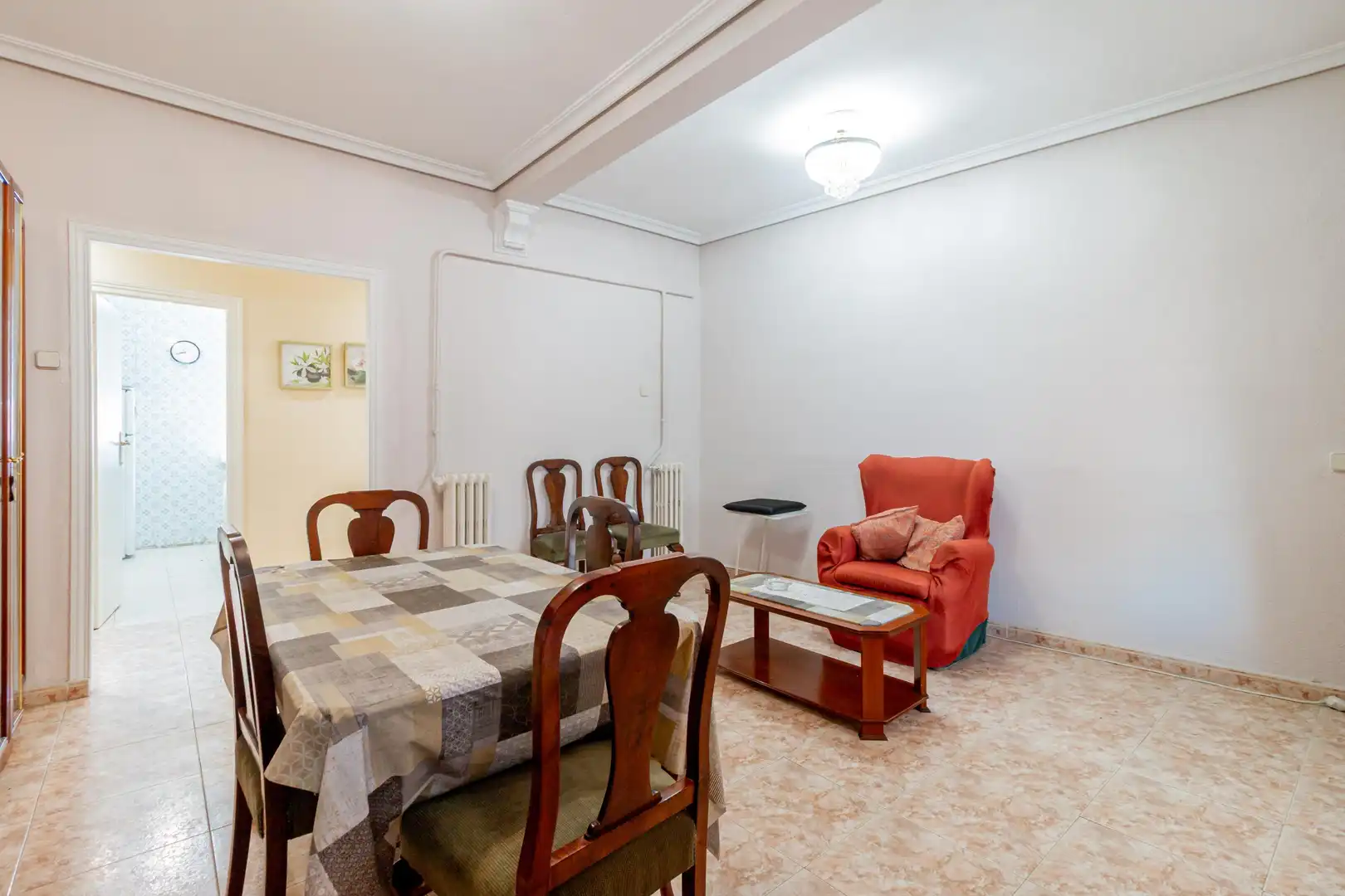 Comedor de Apartamento en venta en Madrid con Calefacción