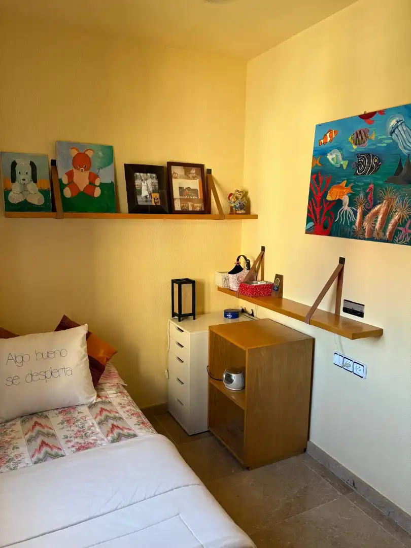 Habitación de Casa adosada en venta en Barcelona con Aire acondicionado, Calefacción y Jardín privado