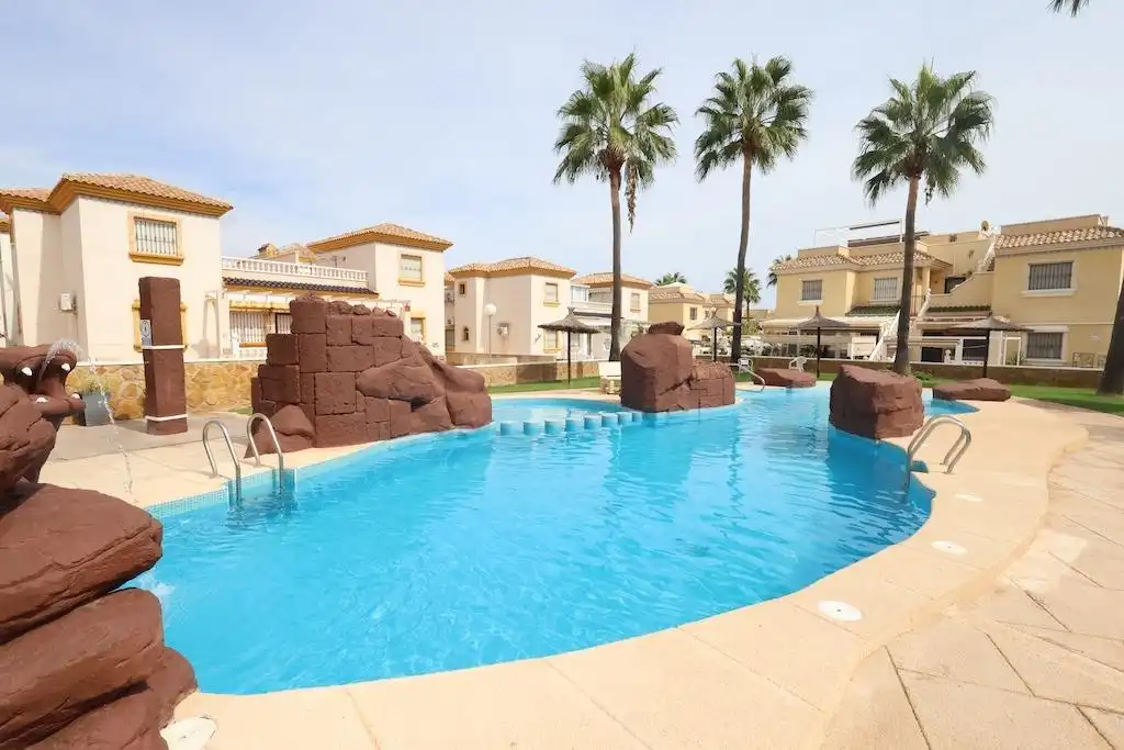 Maison mitoyenne avec piscine à louer à Calle ESTRAGON, imagen 22