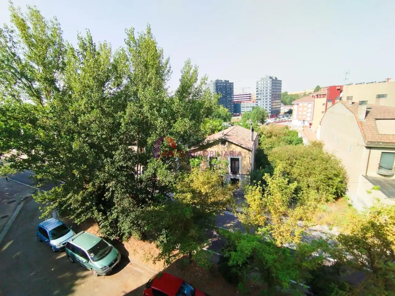 Vista exterior de Pis en venda en Burgos amb Calefacció i Moblat