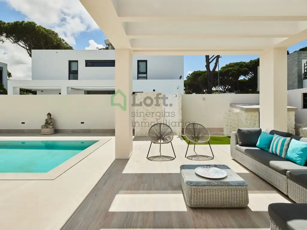 Terraza de Casa o chalet en venta en Chiclana de la Frontera con Aire acondicionado, Calefacción y Jardín privado