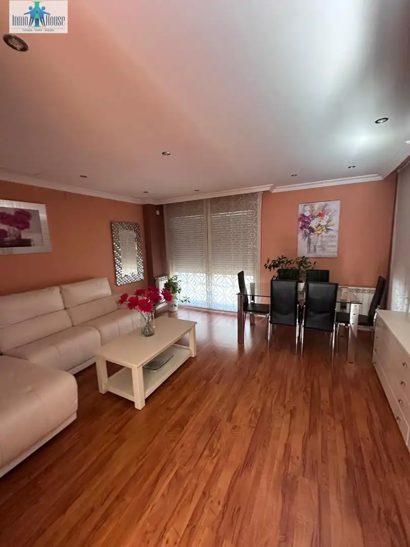 Sala de estar de Casa adosada de alquiler en Albacete con Aire acondicionado, Calefacción y Parquet