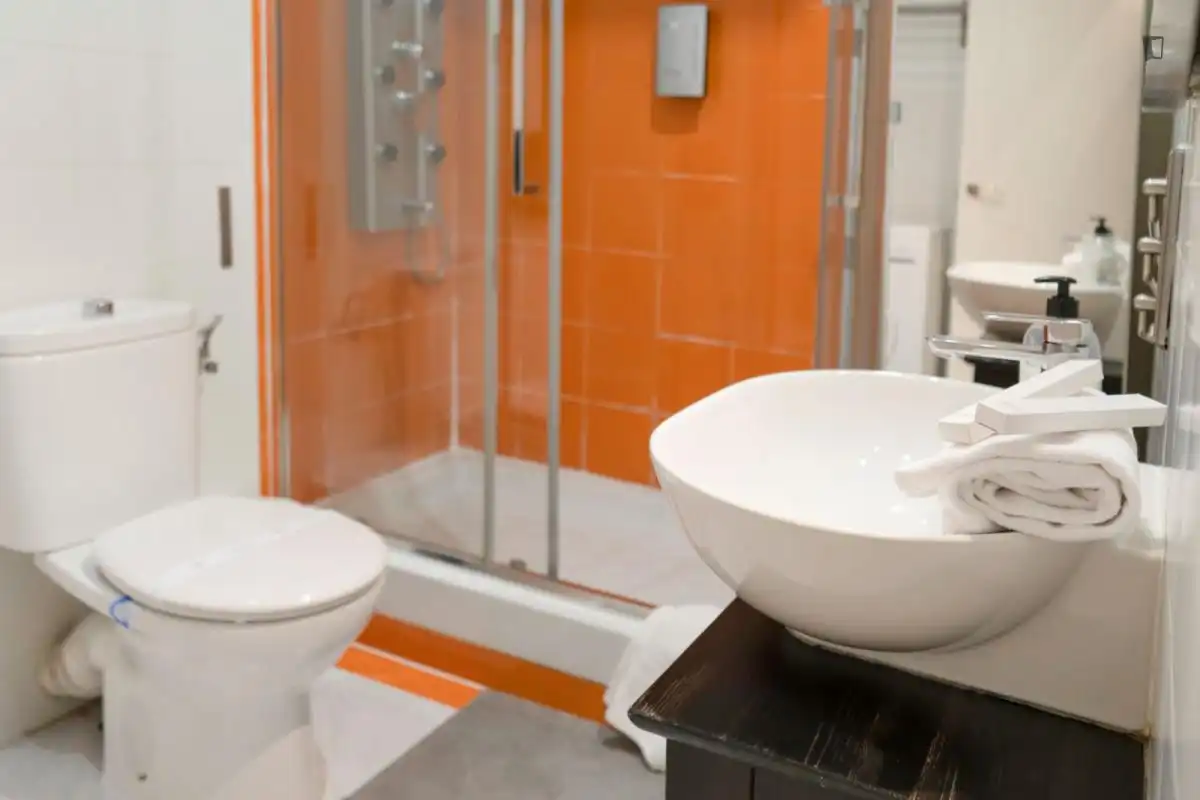 Baño de Apartamento de alquiler en Madrid con Aire acondicionado, Amueblado y Horno