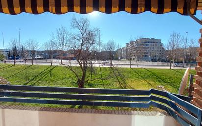 Vista exterior de Pis en venda en  Logroño amb Calefacció, Parquet i Terrassa