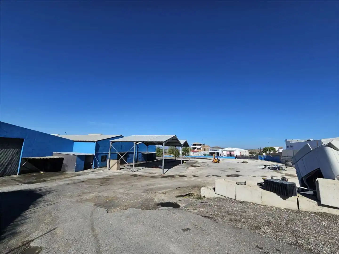 Vista exterior de Nau industrial de lloguer en Mengíbar