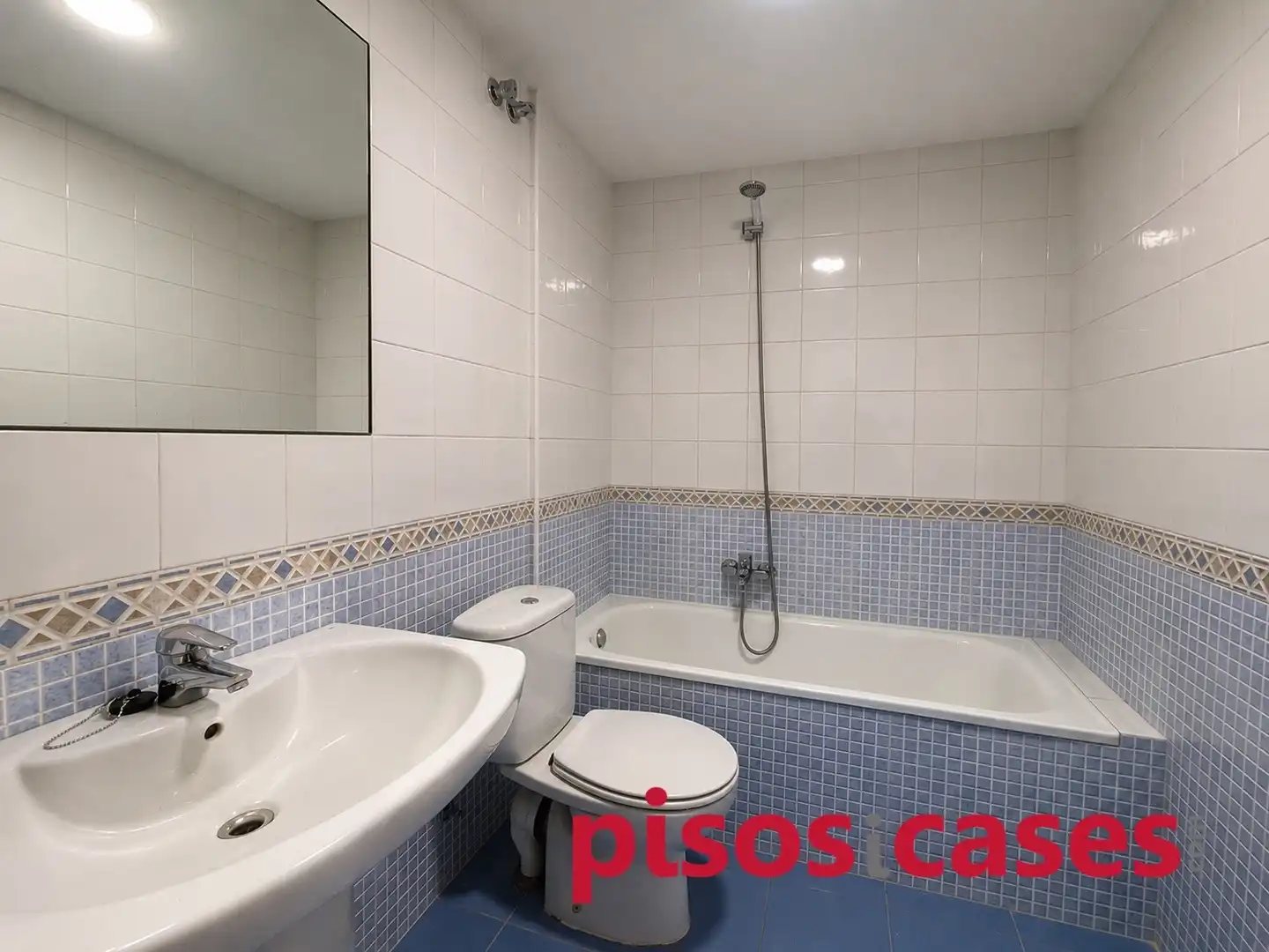 Bany de Pis en venda en Vic amb Calefacció i Forn