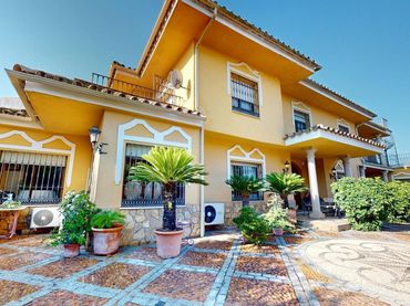 Villa avec balcon à vendre à Periurbano Oeste - Sierra