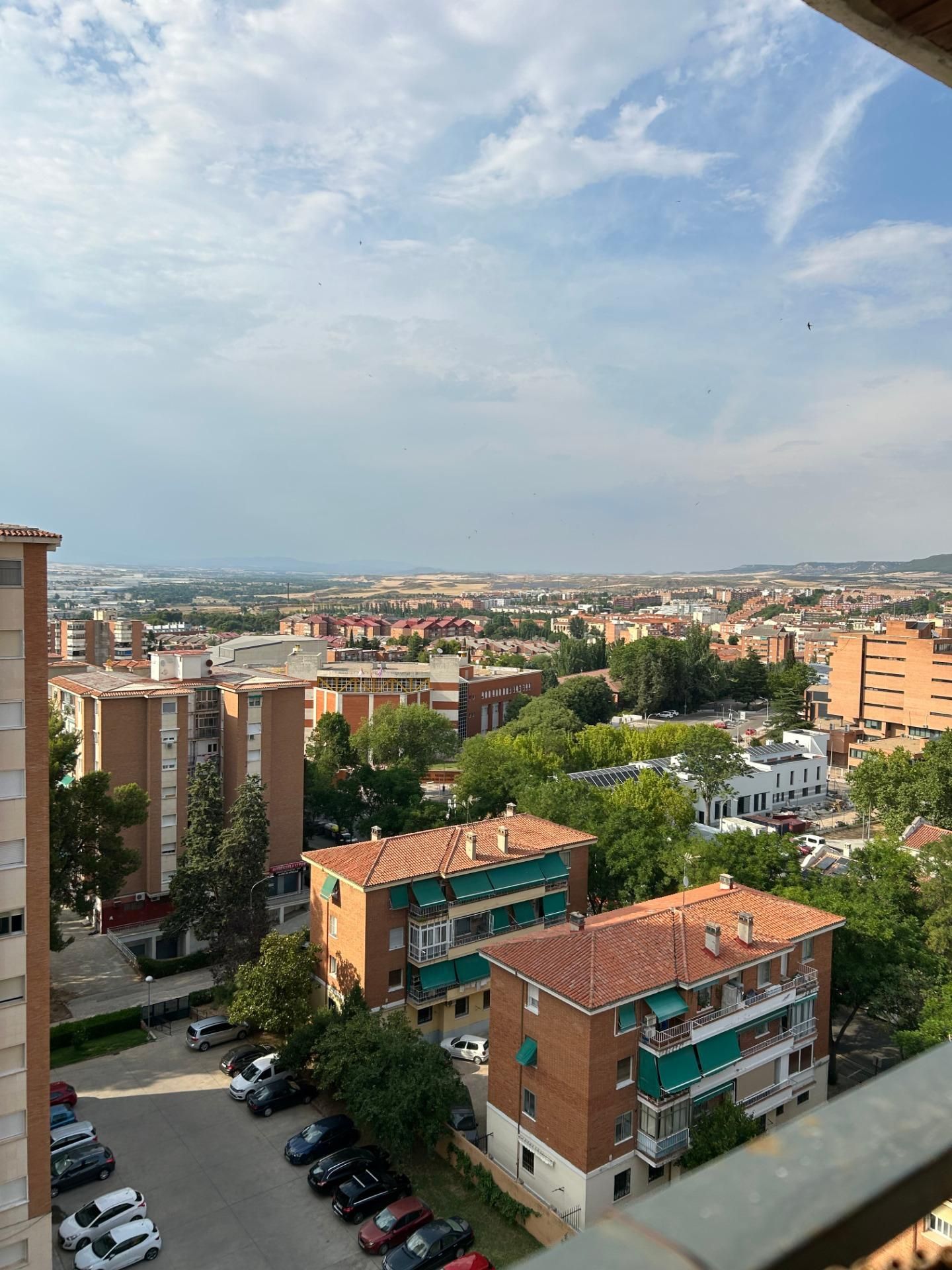 Vista exterior de Àtic en venda en Guadalajara Capital amb Aire condicionat, Terrassa i Traster