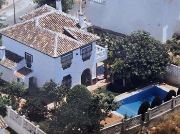 Chalet con piscina en venta en Capellanía - Retamar
