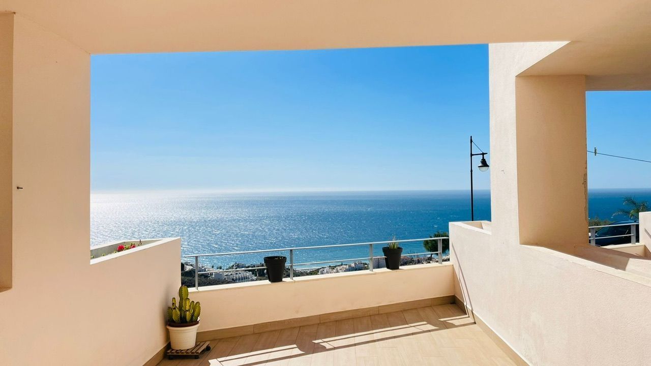 Dormitori de Casa adosada en venda en Torrox amb Aire condicionat, Calefacció i Piscina comunitària