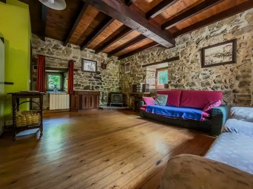 Sala de estar de Casa o chalet en venta en Pesaguero con Calefacción, Terraza y Amueblado