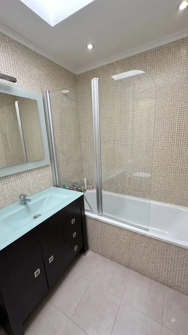 Badezimmer von Wohnung zum Verkauf in Villaquilambre mit Heizung