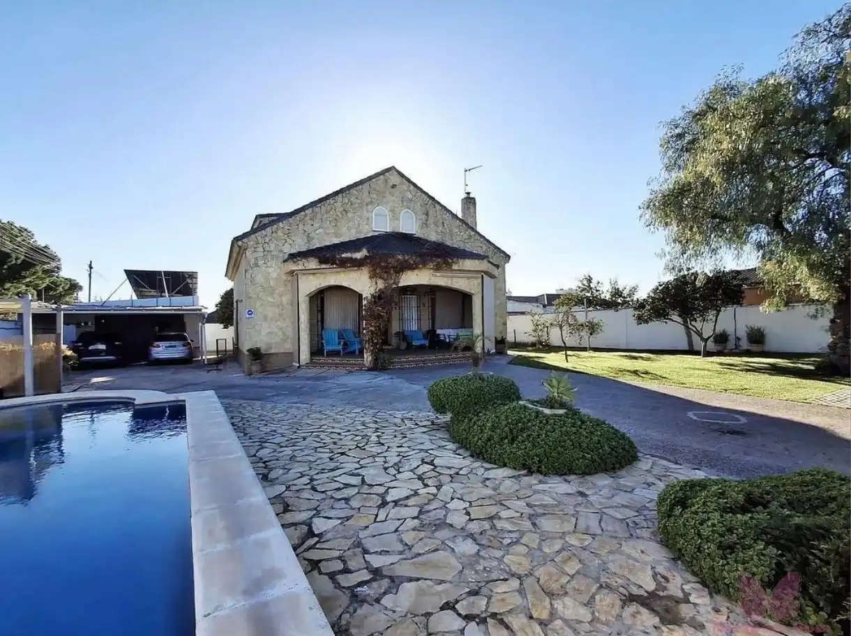 Vista exterior de Casa o xalet en venda en Chiclana de la Frontera amb Aire condicionat, Calefacció i Traster