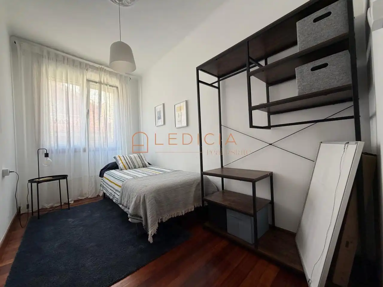 Habitación de Casa o chalet de alquiler en Cangas  con Calefacción, Jardín privado y Parquet