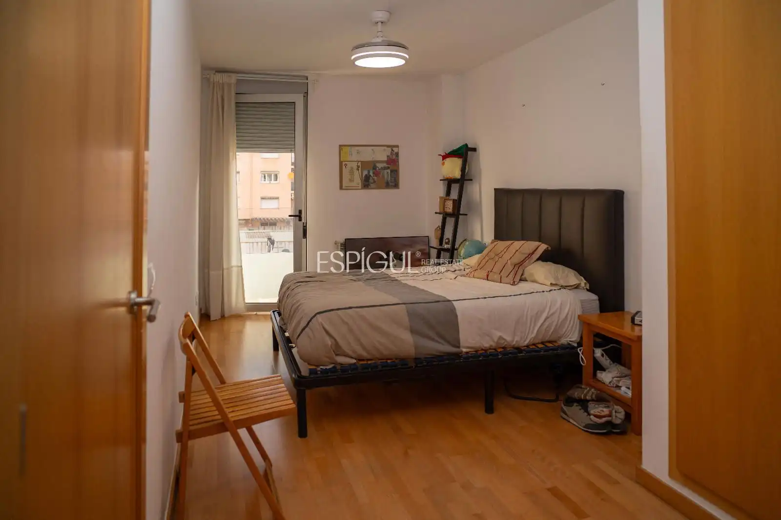 Bedroom of Flat for sale in Girona  with Air Conditioner, Heating and Terrace