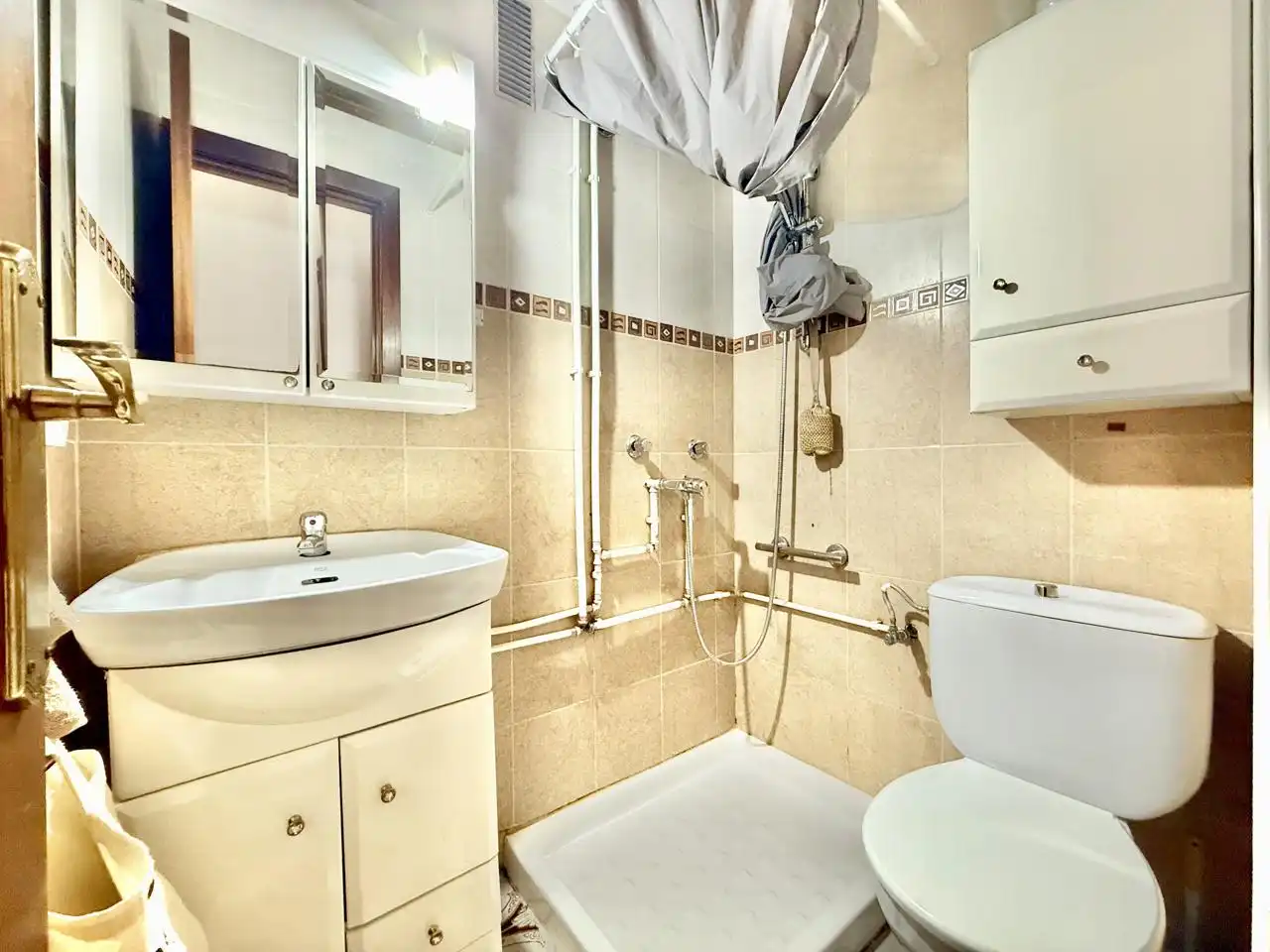 Bathroom of Flat for sale in  Palma de Mallorca  with Air Conditioner, Heating and Balcony