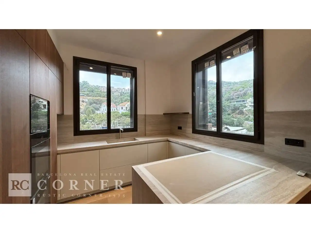 Kitchen of Flat for sale in Barcelona  with Air Conditioner, Parquet flooring and Terrace