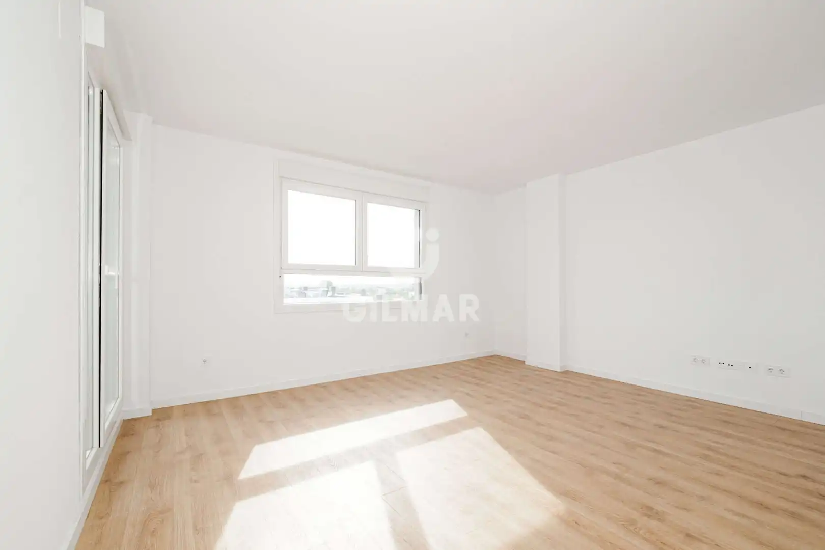Habitación de Ático en venta en Sevilla con Calefacción, Jardín privado y Piscina