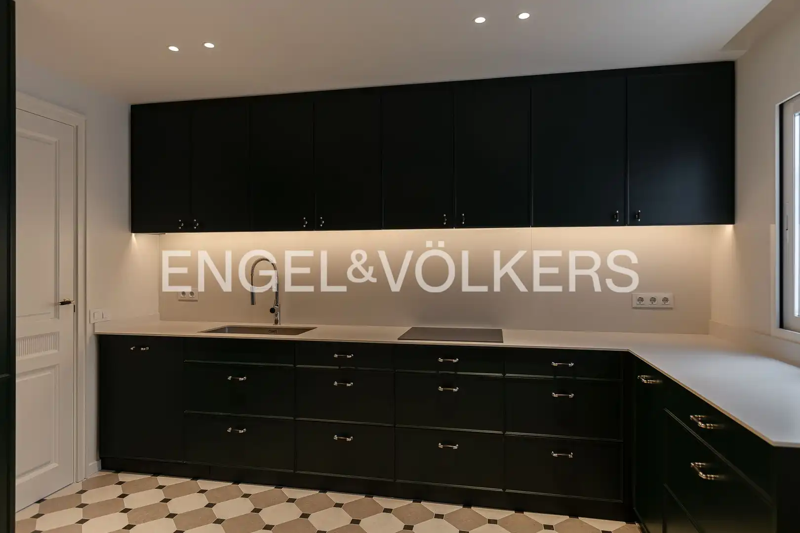 Kitchen of Flat for rent in Madrid  with Air Conditioner, Heating and Terrace