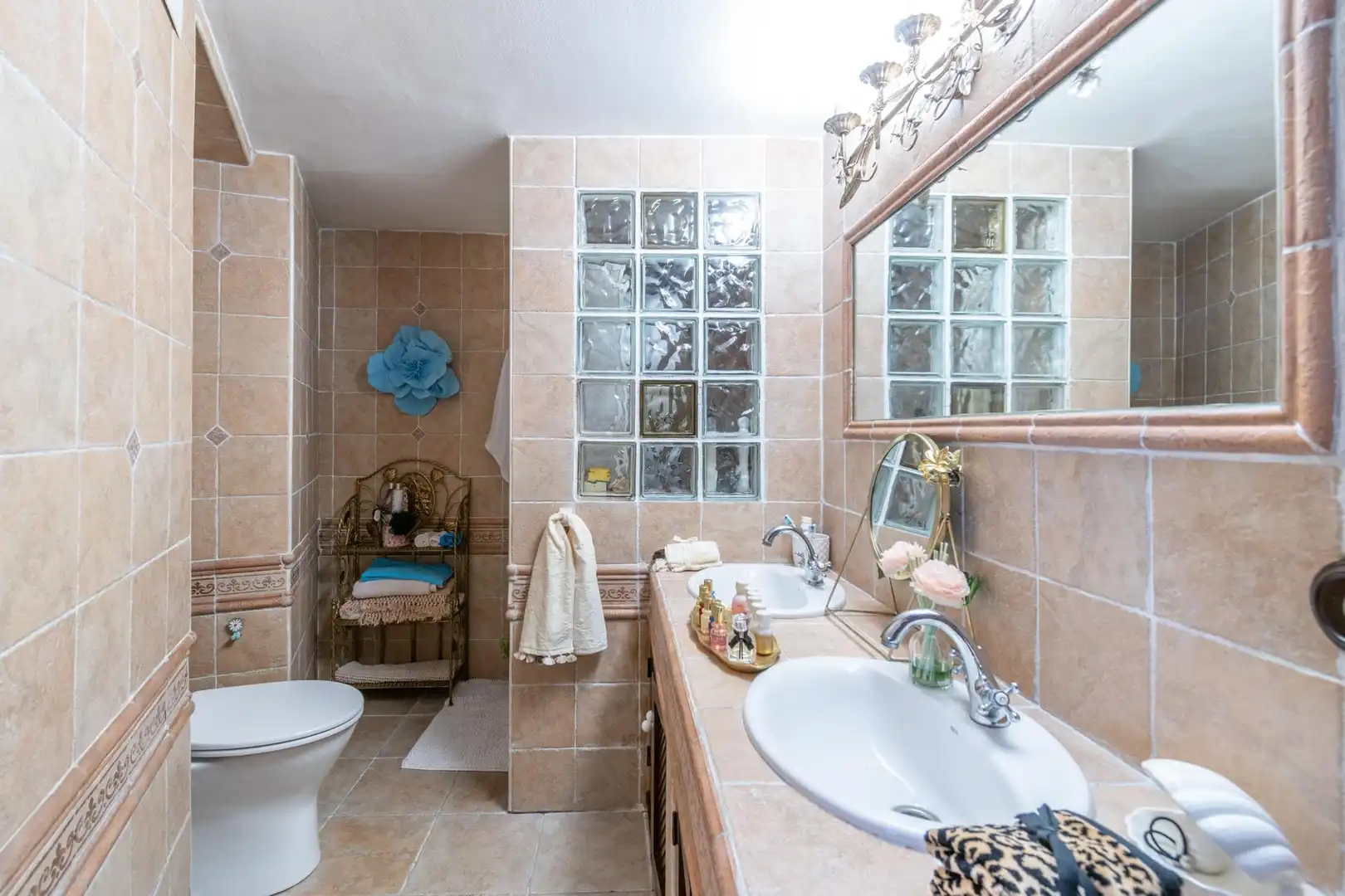Bathroom of Houses for sale in Granada  with Air Conditioner, Terrace and Balcony